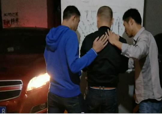 1、2017-10-24公司天網(wǎng)監(jiān)控中心配合民警抓獲犯罪嫌疑人419.jpg